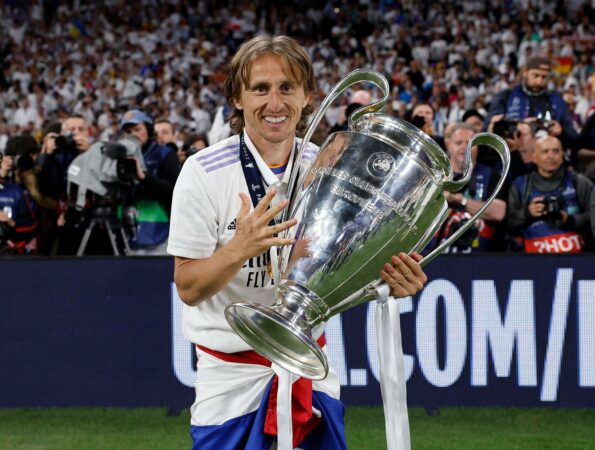 Oficial | Luka Modric renueva con el Real Madrid hasta 2024