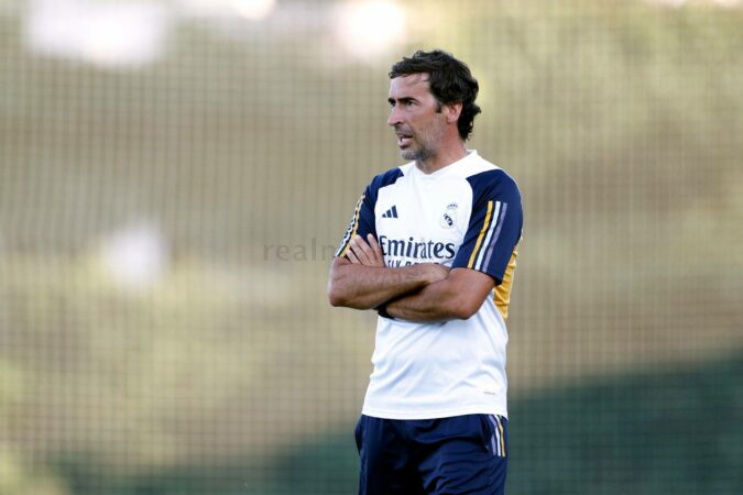 Raúl se piensa la opción de entrenar al Villarreal