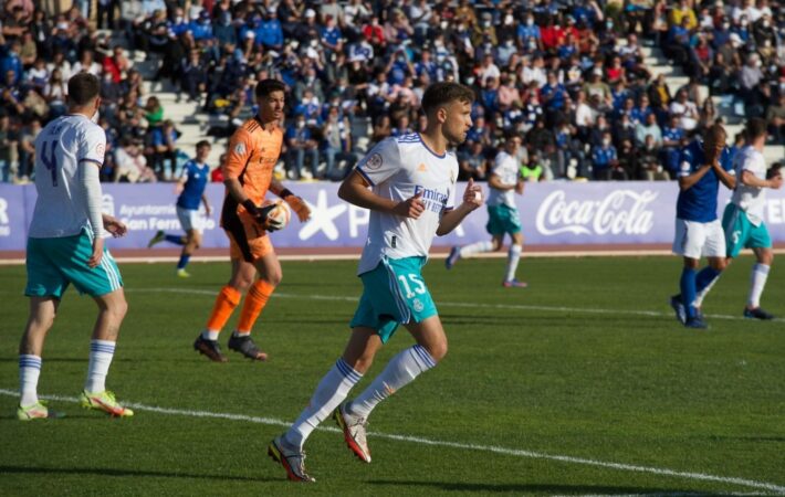 RM Castilla | Derrota marcada por la expulsión de Rafa Marín (3-1)