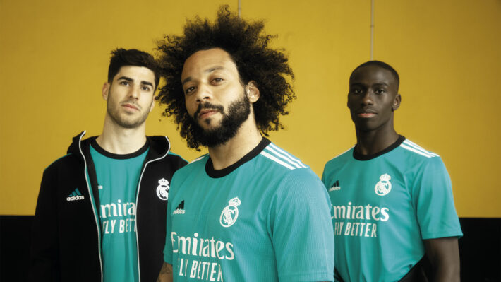 Presentada la tercera equipación del Real Madrid con el verde como protagonista