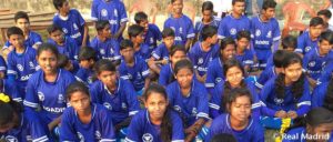 La escuela deportiva de la Fundación Real Madrid en Calcuta, protagonista