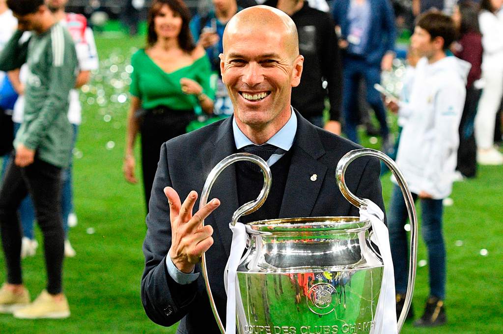 #BlancoYEnBotella | Zinedine Zidane, el alfa y el omega del madridismo