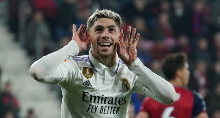 Crónica Real | El Madrid se aferra a LaLiga y ya vela armas para Anfield (0-2)