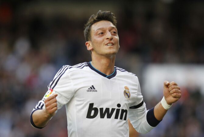 El exjugador del Real Madrid, Mesut Özil, se retira del fútbol profesional
