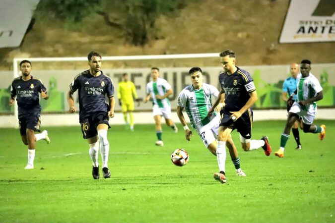 Crónica RM Castilla | Primera victoria en Antequera (1-2)