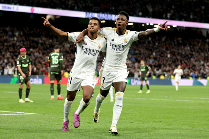 Crónica Real | El Madrid adelanta los carnavales al Bernabéu y el camino hacia el título de LaLiga (4-0)