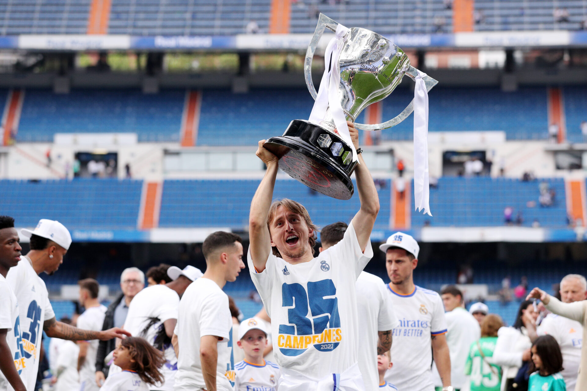 El Real Madrid recibirá el trofeo de Liga en Granada.