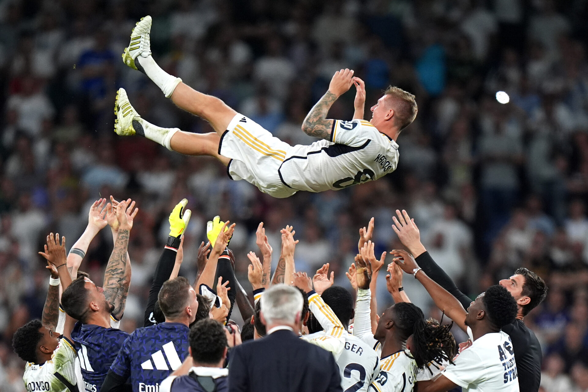 Crónica Real | Emotivo adiós para Toni Kroos en el Bernabéu (0-0)