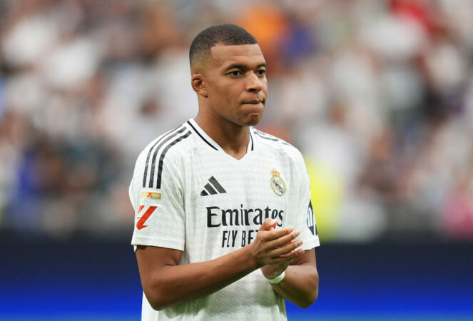 Mbappé busca su sitio de ‘9’