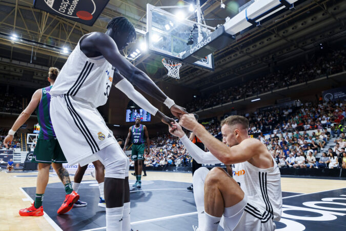 Crónica Supercopa | El Madrid termina la racha cayendo ante Unicaja (80-90)