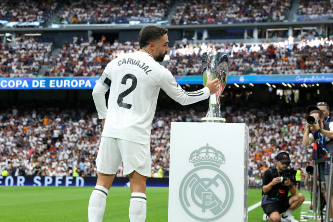 Se calienta la renovación de Carvajal con el Real Madrid