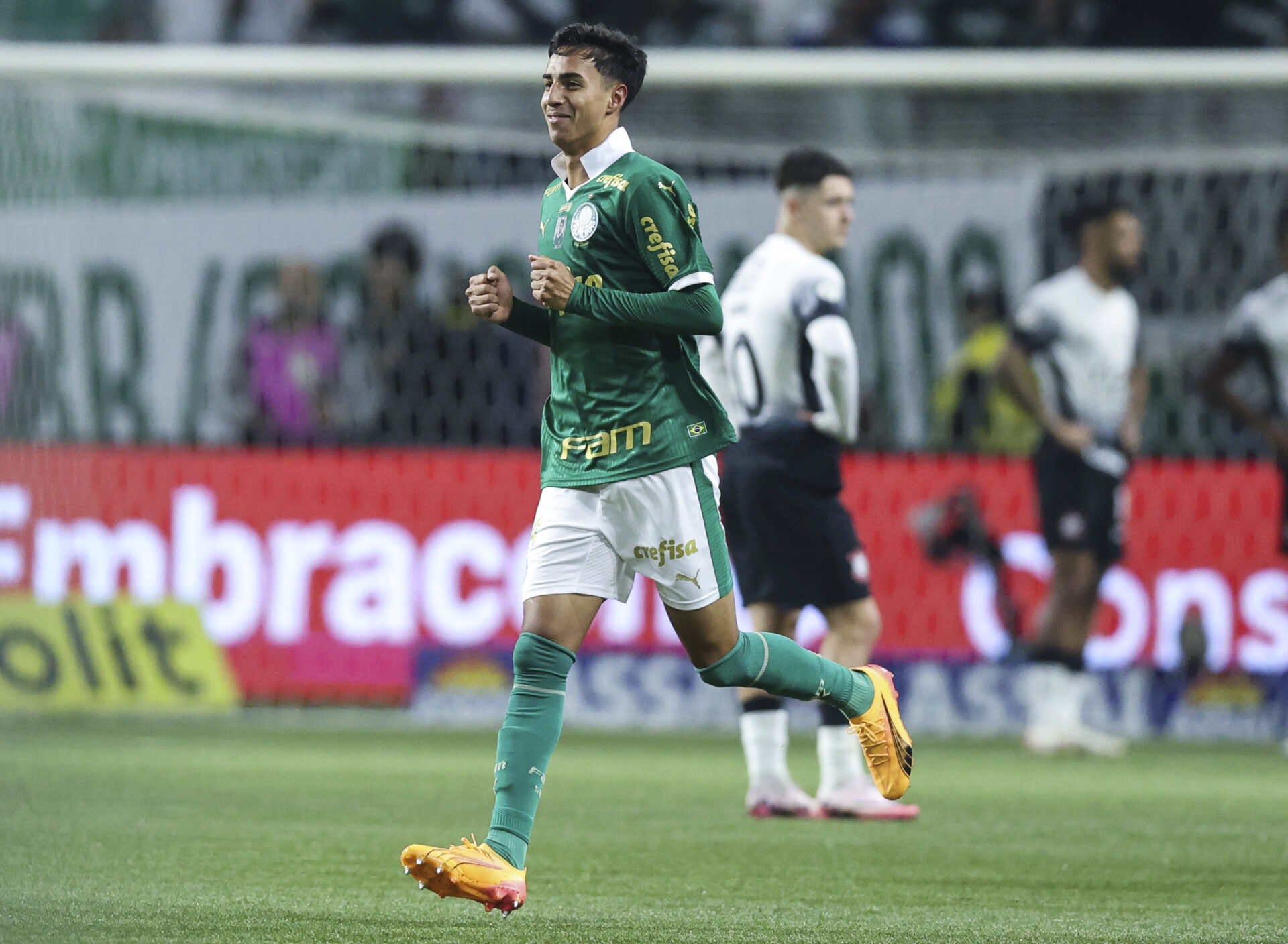 Vitor Reis, jugando con el Palmeiras