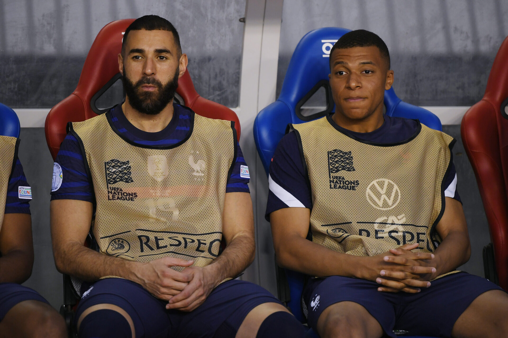 Benzema y Mbappé en el banquillo