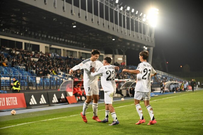 Crónica RM Castilla | Gonzalo lidera una nueva goleada frente a un Mérida con diez (6-0)