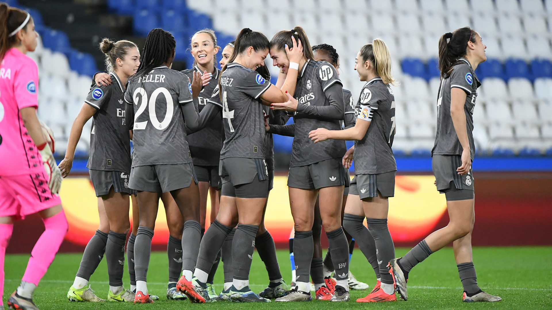 Las jugadoras del Real Madrid celebran un gol en su 1-4 contra el Deportivo.