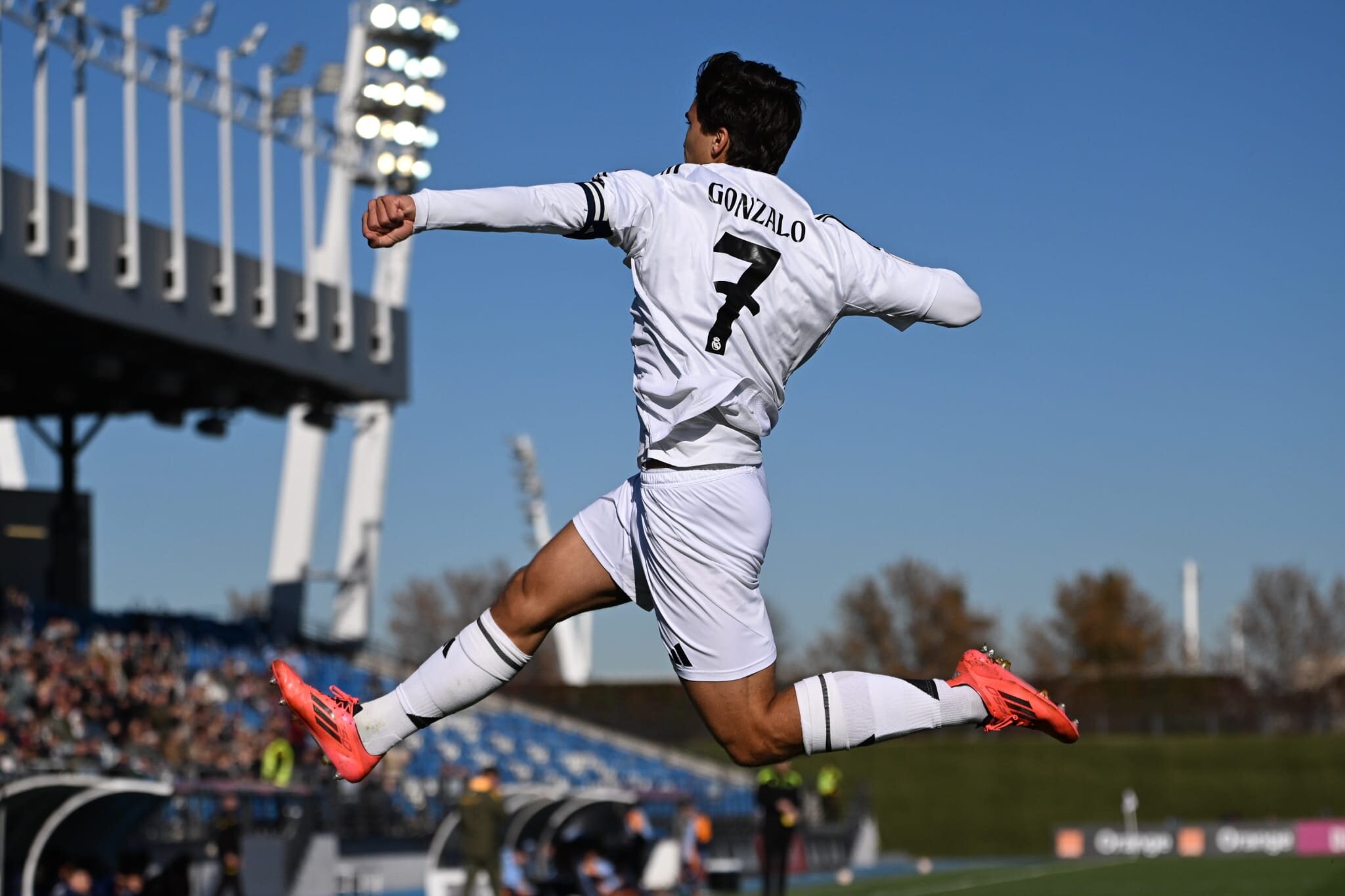 Gonzalo García celebra su gol contra el Recreativo de Huelva.