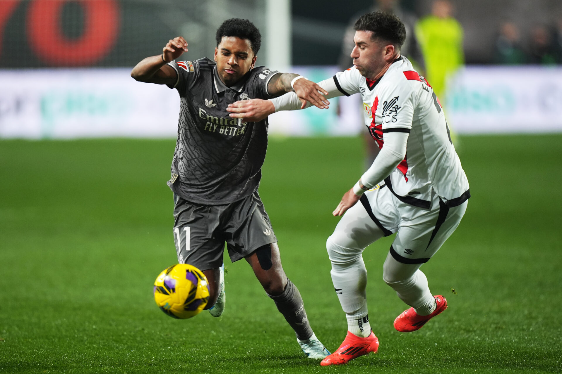 Rayo Vallecano y Real Madrid empatan 3-3 en el Estadio de Vallecas.