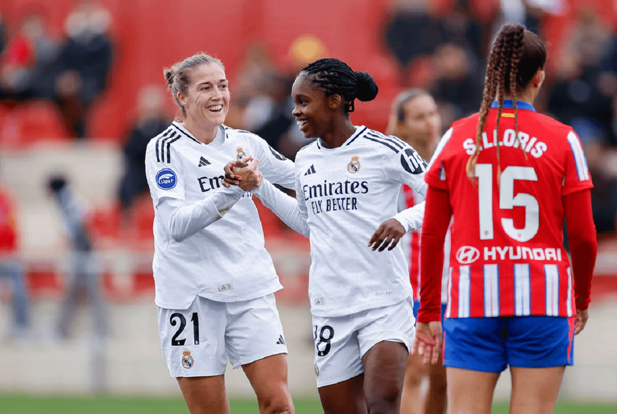 Filippa Angeldahl y Linda Caicedo, del Real Madrid femenino, se felicitan.