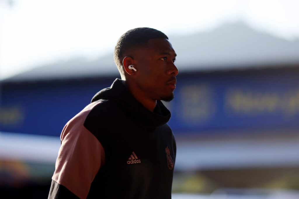 David Alaba llega al Camp Nou para jugar un partido con el Real Madrid.