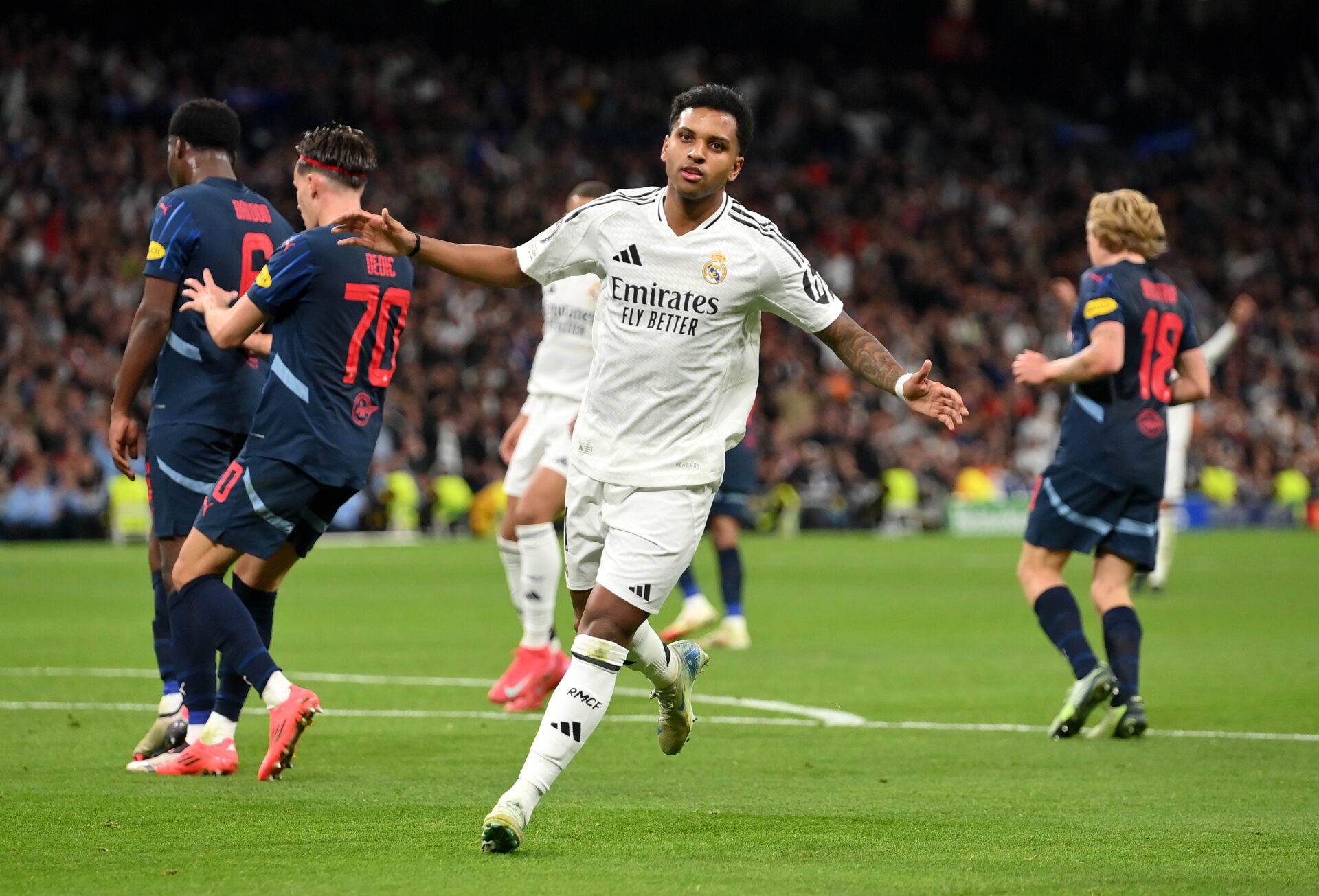 Rodrygo (Real Madrid) celebra su gol contra el RB Salzburg en la Champions League.