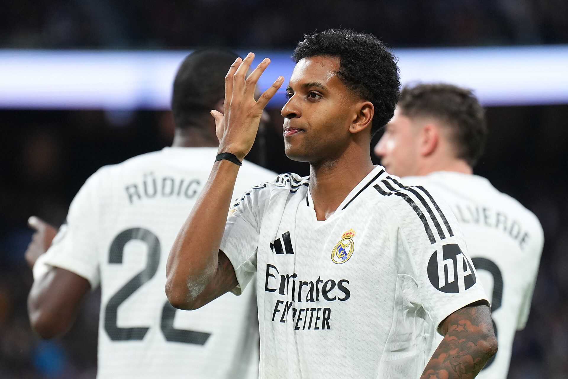 Rodrygo Goes celebra un gol con el Real Madrid.