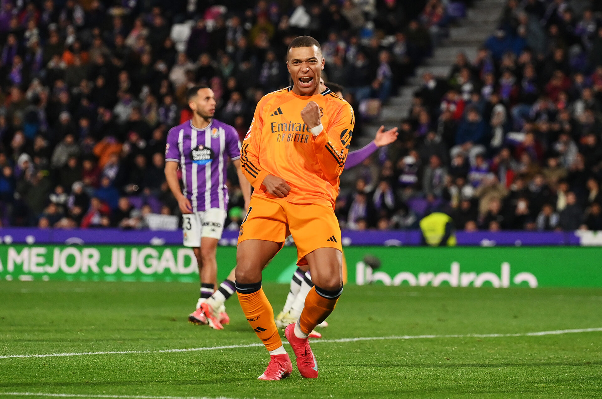 Un hat-trick de Mbappé en el Real Valladolid 0-3 Real Madrid afianza el liderato.