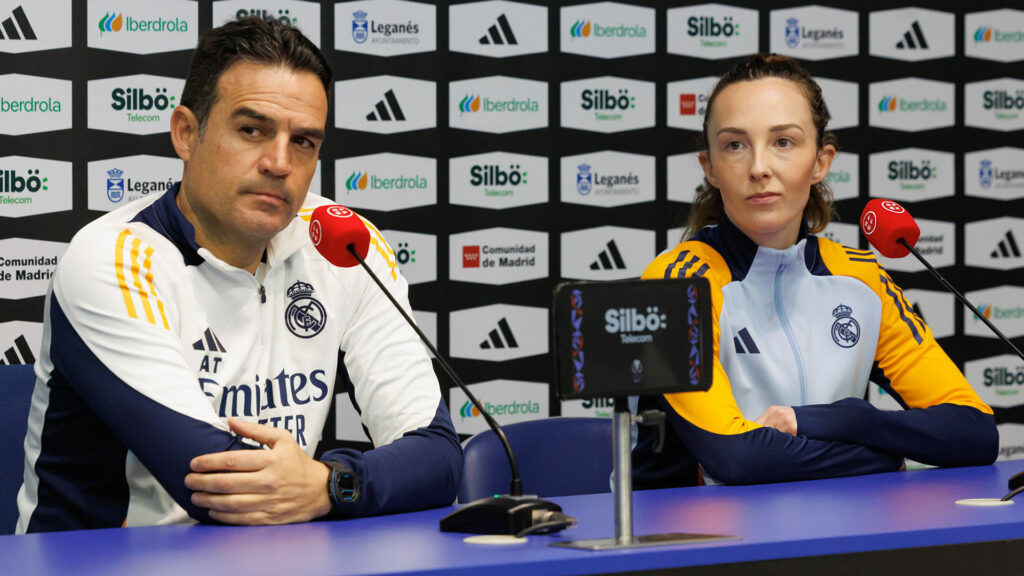 Alberto Toril y Caroline Weir, durante la rueda de prensa previa a la final de la Supercopa Femenina 2025.