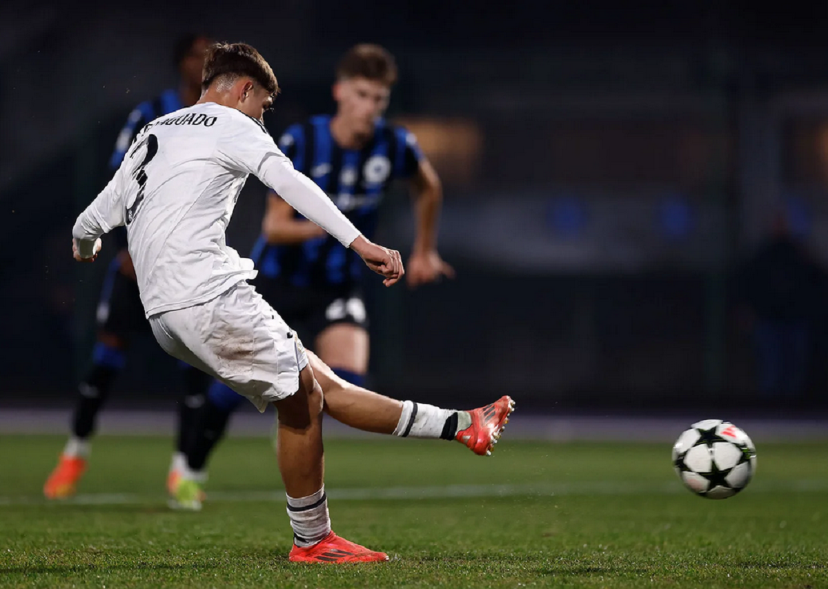 El Real Madrid blinda el futuro de Diego Aguado, una de las promesas de la cantera que ya ha debutado con el primer equipo.