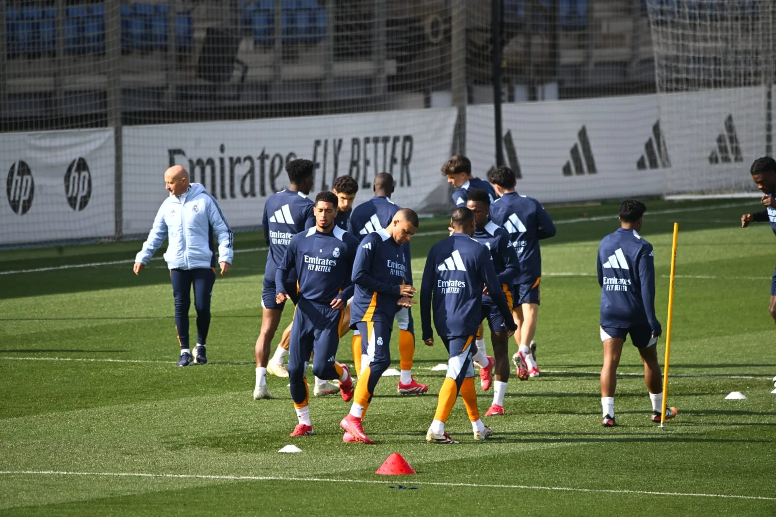 Los jugadores del Real Madrid, entrenando en la Ciudad Deportiva.