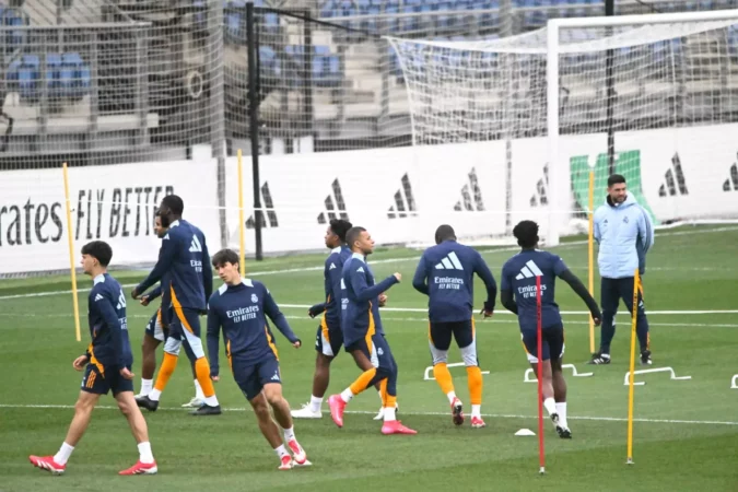 Valverde, baja en el último entrenamiento del Real Madrid antes de enfrentarse al Real Betis