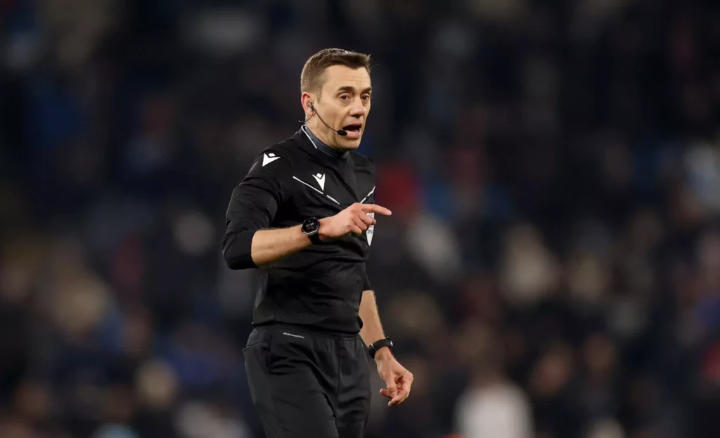 Clement Turpin, árbitro del Real Madrid - Atlético de Champions, durante un partido arbitrado a los blancos.