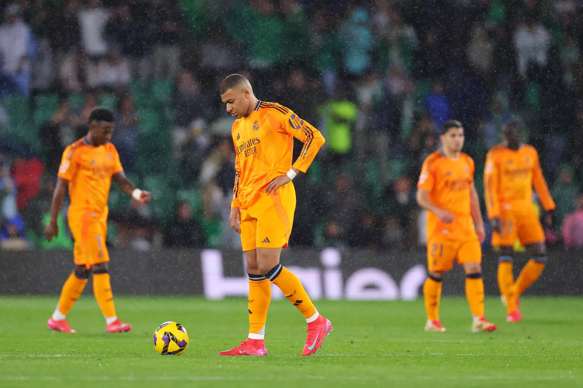 El Real Madrid perdió en su visita al Real Betis en LaLiga por 2-1.