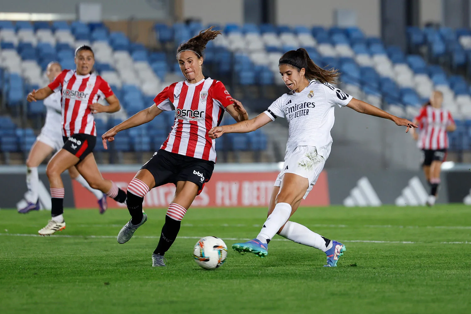 Athletic Club y Real Madrid Femenino se vuelven a enfrentar en la Liga F este domingo en San Mamés.