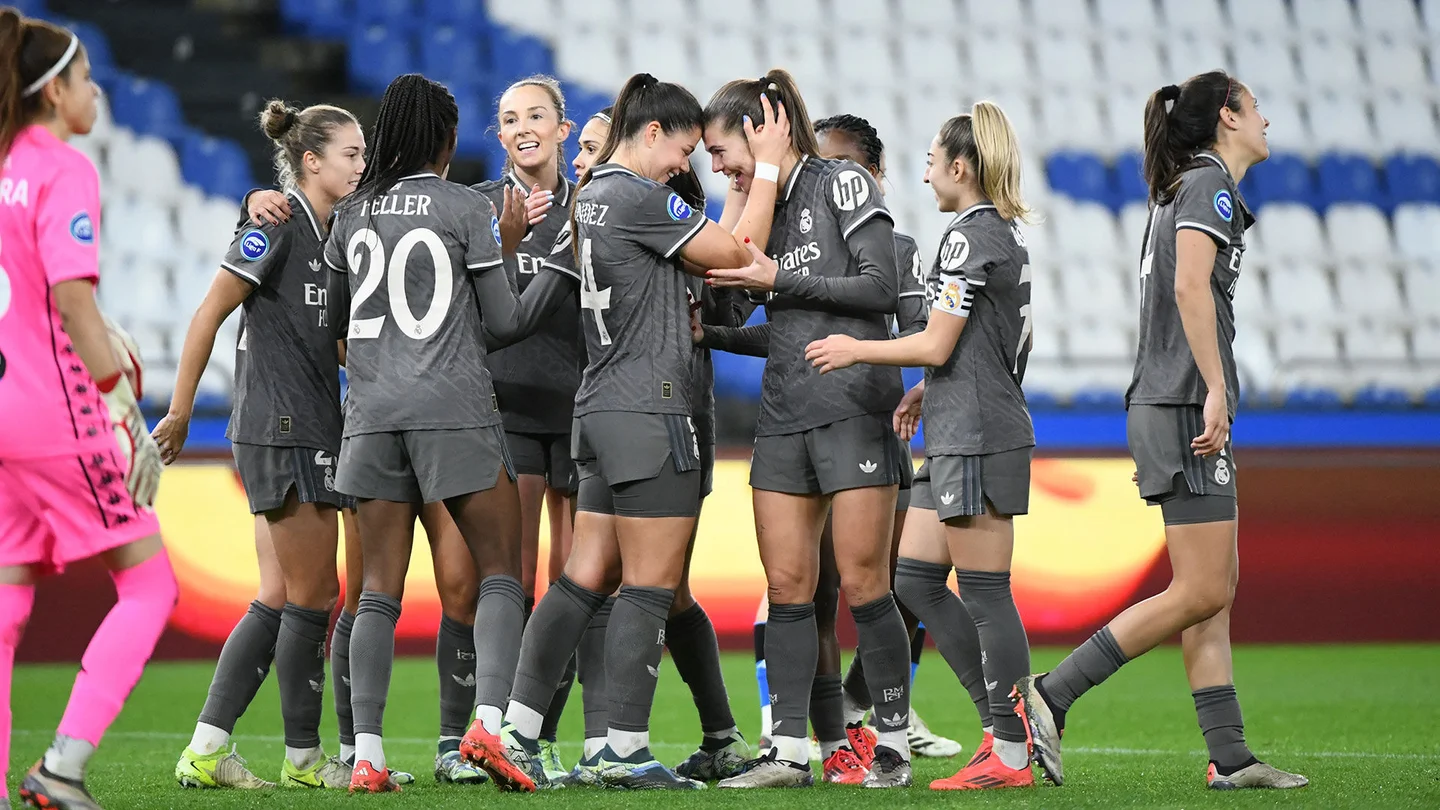 Las jugadoras del Real Madrid celebran uno de sus goles al Deportivo de La Coruña en Liga F.