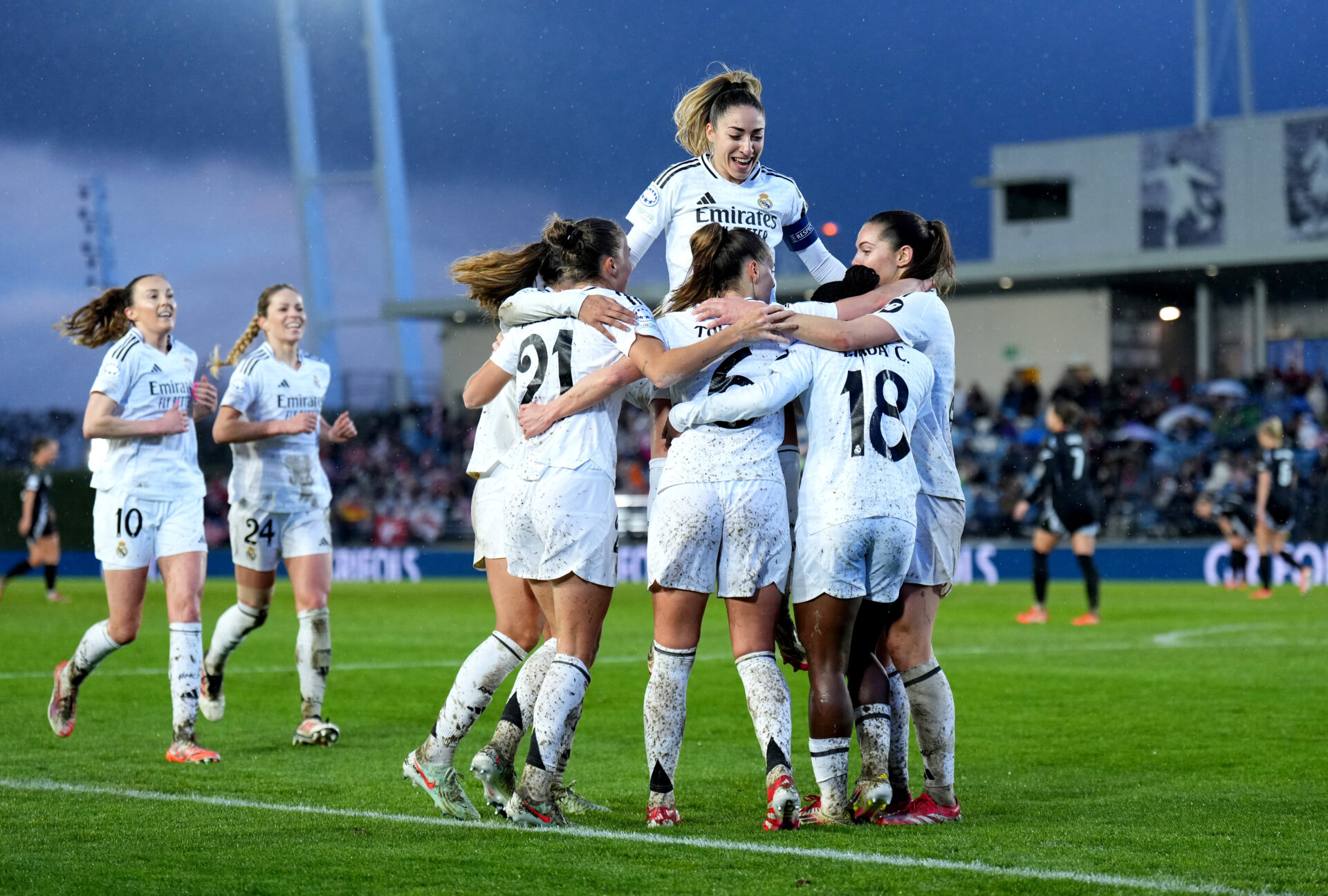 El Real Madrid Femenino venció por 2-0 al Arsenal en la ida de los cuartos de final de la Champions League