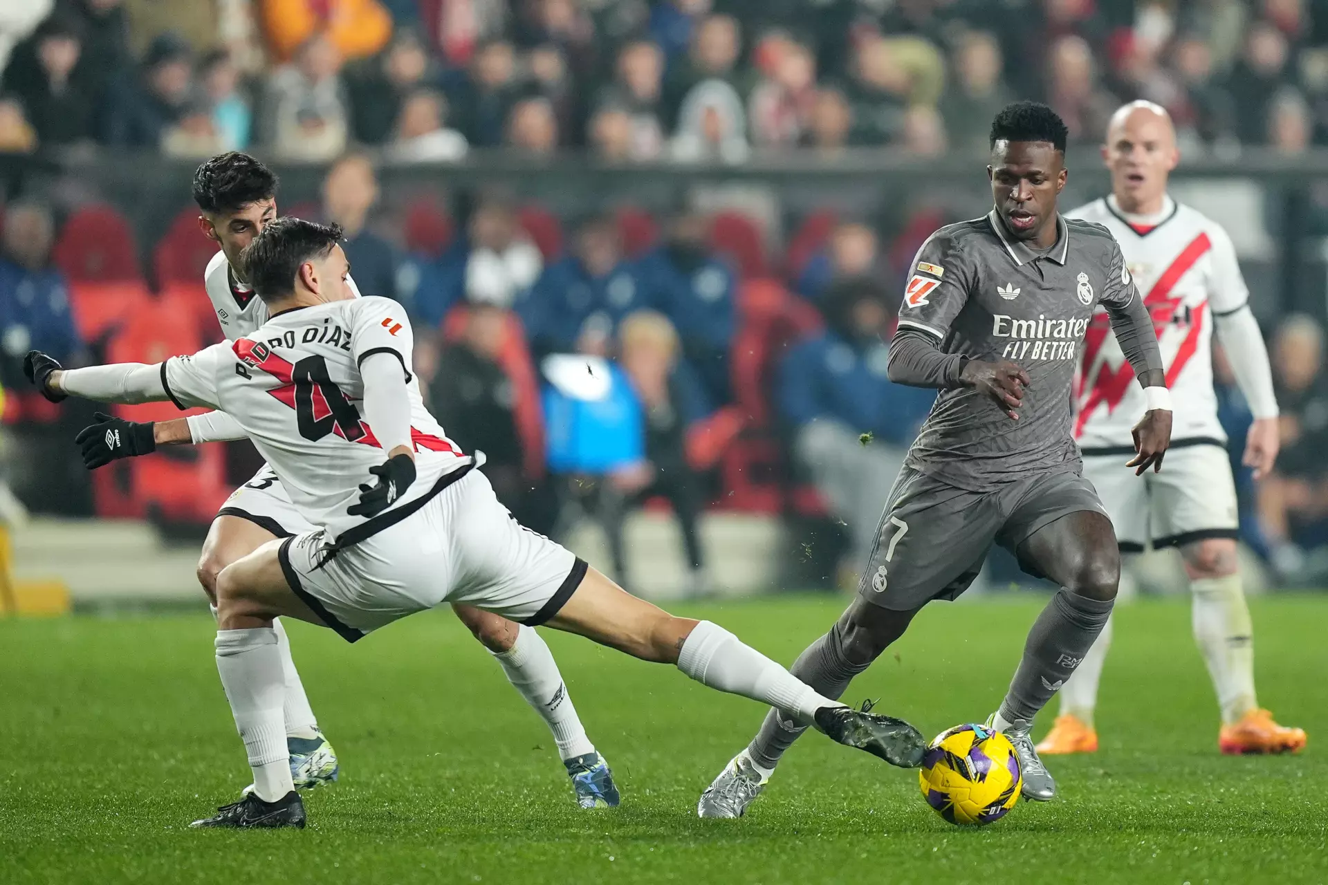 Real Madrid y Rayo Vallecano juegan en LaLiga este domingo 9 de marzo: horario y dónde ver el partido.