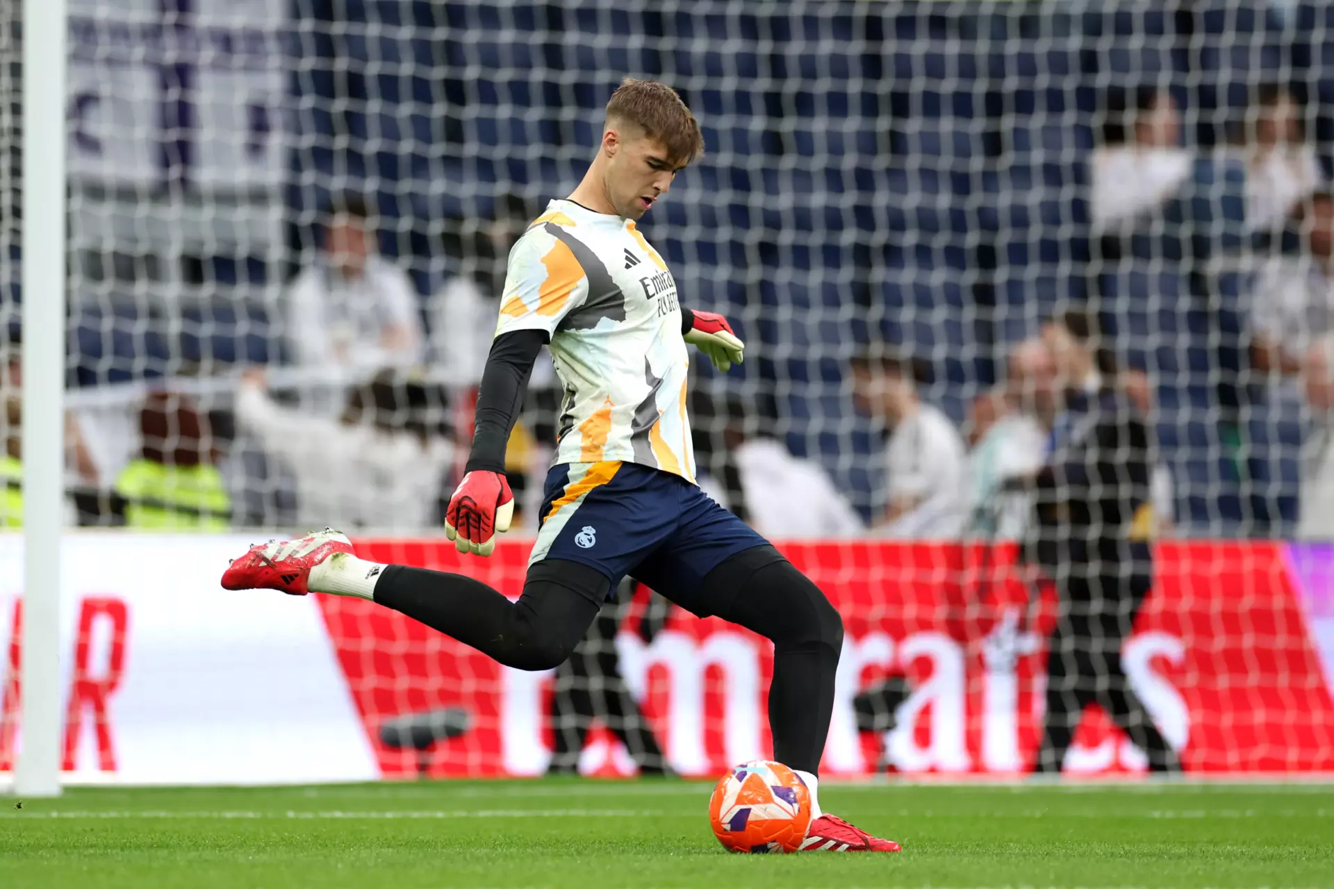 La Fábrica gana importancia en los planes de Ancelotti Fran González, canterano de La Fábrica, recibió la oportunidad de Ancelotti contra el Valencia CF.