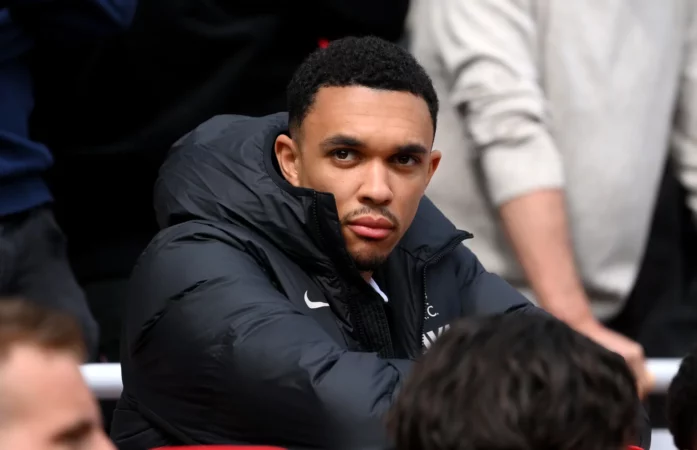 El Liverpool aviva los rumores sobre Alexander-Arnold y el Real Madrid: «Está muy presionado» El Liverpool aviva los rumores sobre Alexander-Arnold y el Real Madrid: «Está muy presionado»