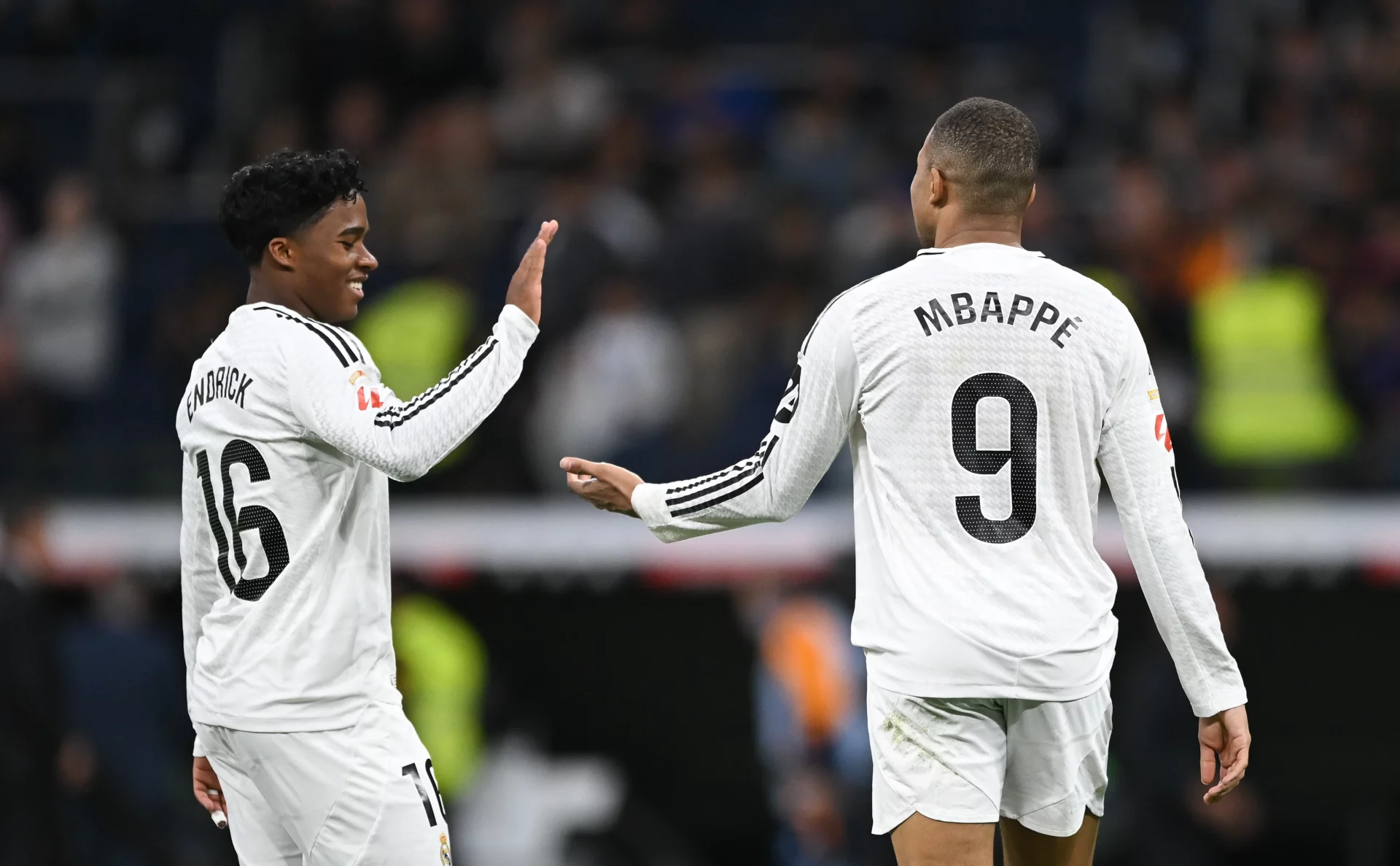 Así son las camisetas con las que el Real Madrid disputará el Mundial de Clubes 2025 Endrick y Mbappé estrenarán la nueva camiseta del Real Madrid en el Mundial de Clubes 2025