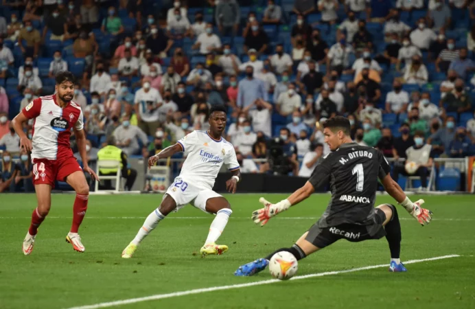 El Celta de Vigo, timorato en el Santiago Bernabéu El Celta de Vigo, timorato en el Santiago Bernabéu