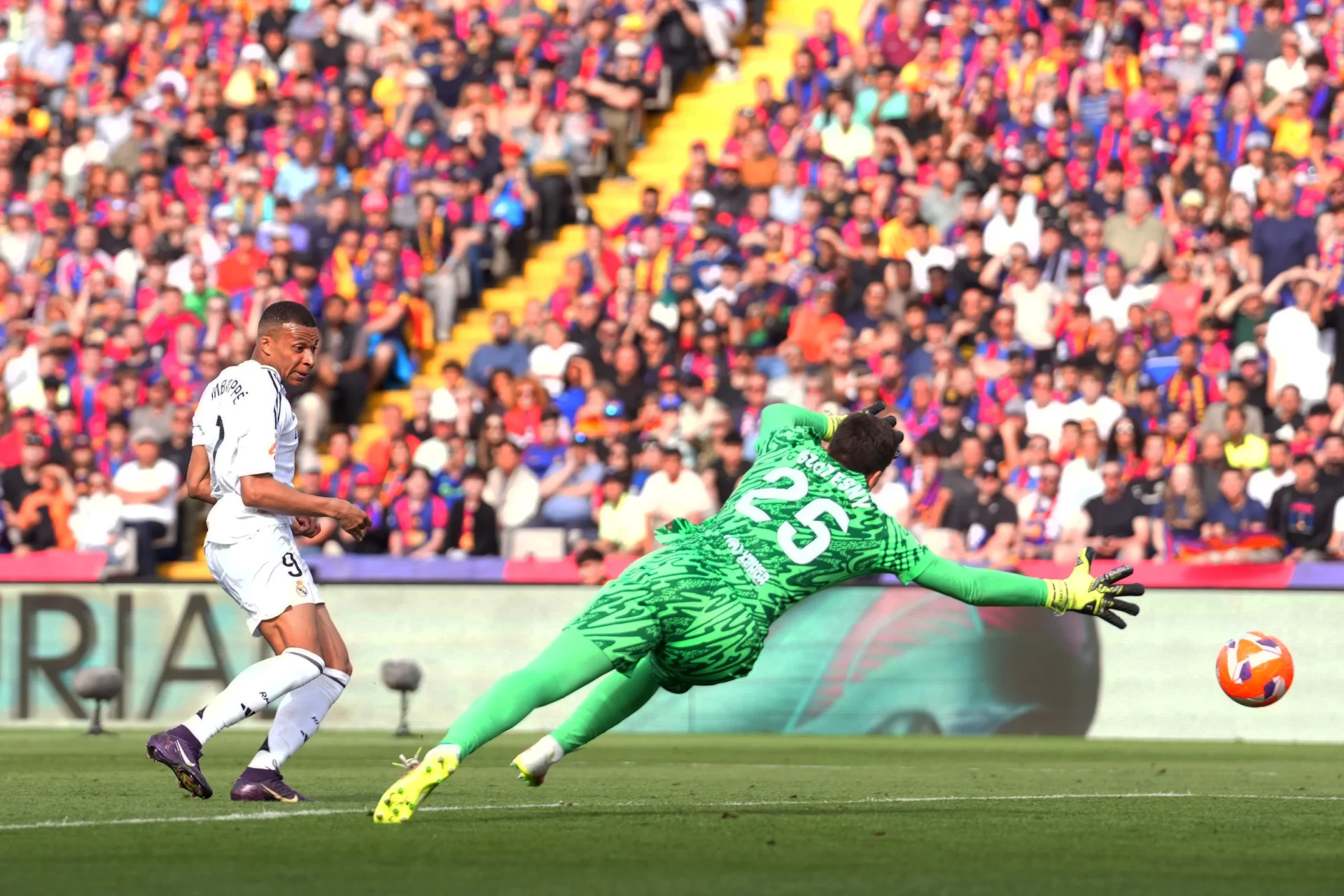 Mbappé se abona al gol en los Clásicos Mbappé volvió a marcar gol en un Clásico y se abona a facturar al FC Barcelona.