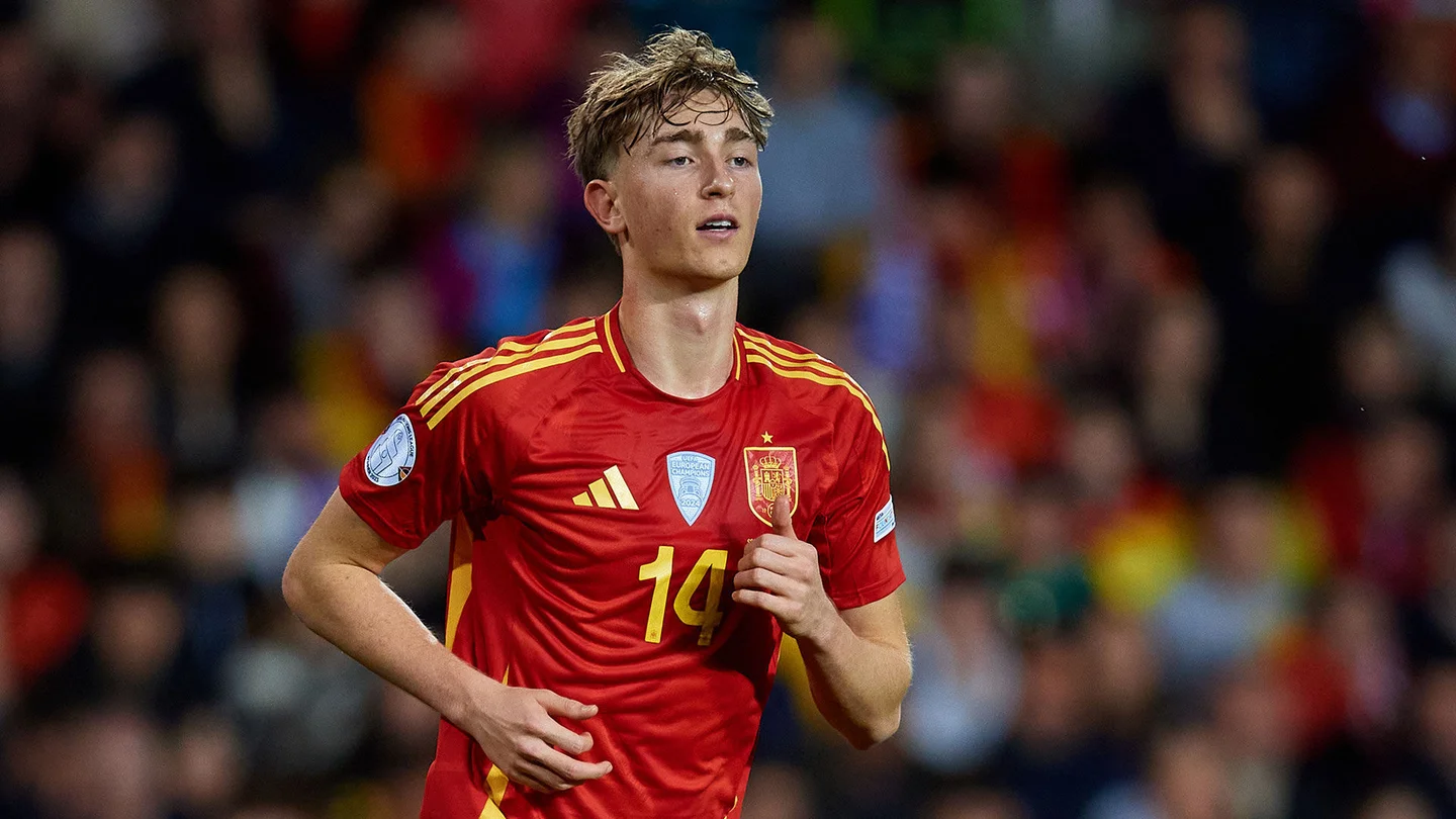 OFICIAL | El Real Madrid ficha a Dean Huijsen El Real Madrid hace oficial el fichaje de Dean Huijsen, internacional con España