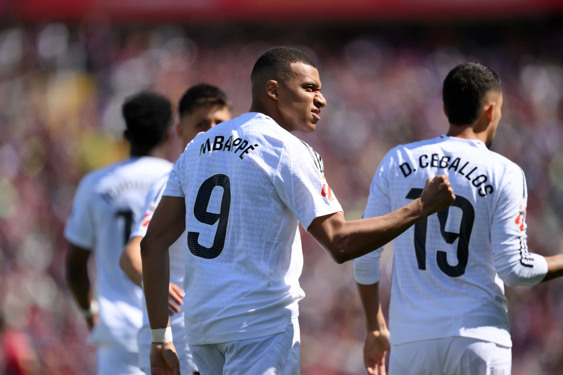 Calificaciones Blancas | FC Barcelona 4-3 Real Madrid Mbappé, protagonista de las puntuaciones del FC Barcelona 4-3 Real Madrid.