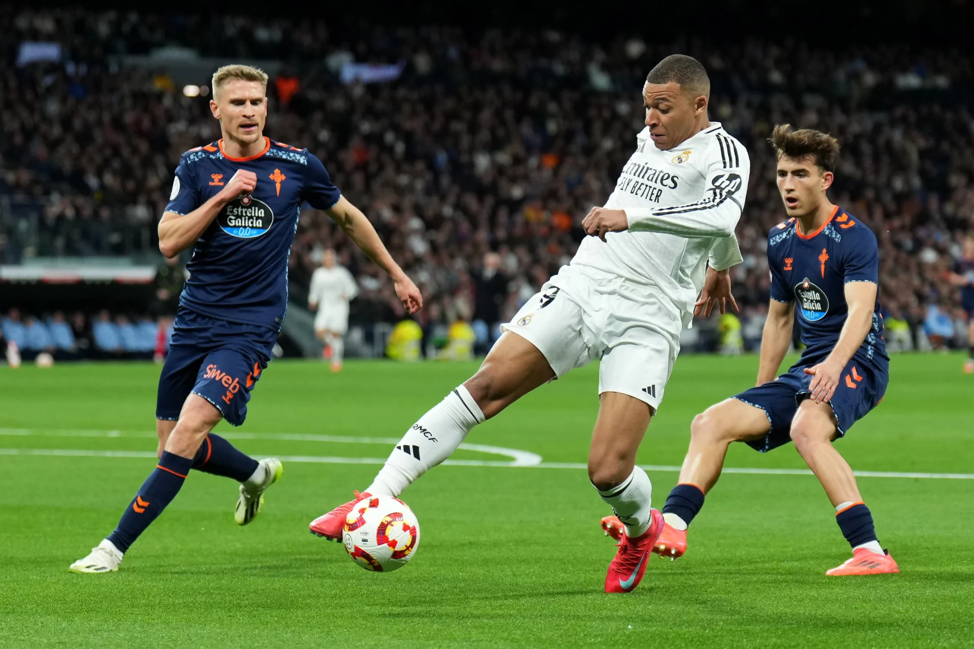 Dónde ver el Real Madrid – RC Celta de Vigo de LaLiga: horario y canal de TV Los caminos de Real Madrid y RC Celta de Vigo se vuelven a cruzar en LaLiga tras la eliminatoria copera.