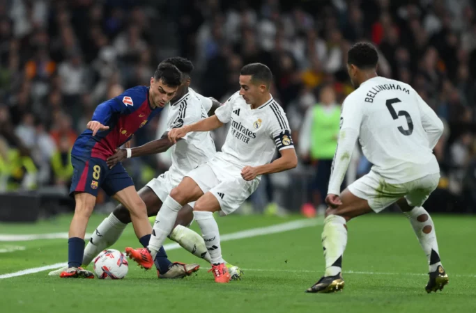 Los tres apercibidos del Real Madrid que peligran para el Clásico: uno es titularísimo Los tres apercibidos del Real Madrid que peligran para el Clásico: uno es titularísimo