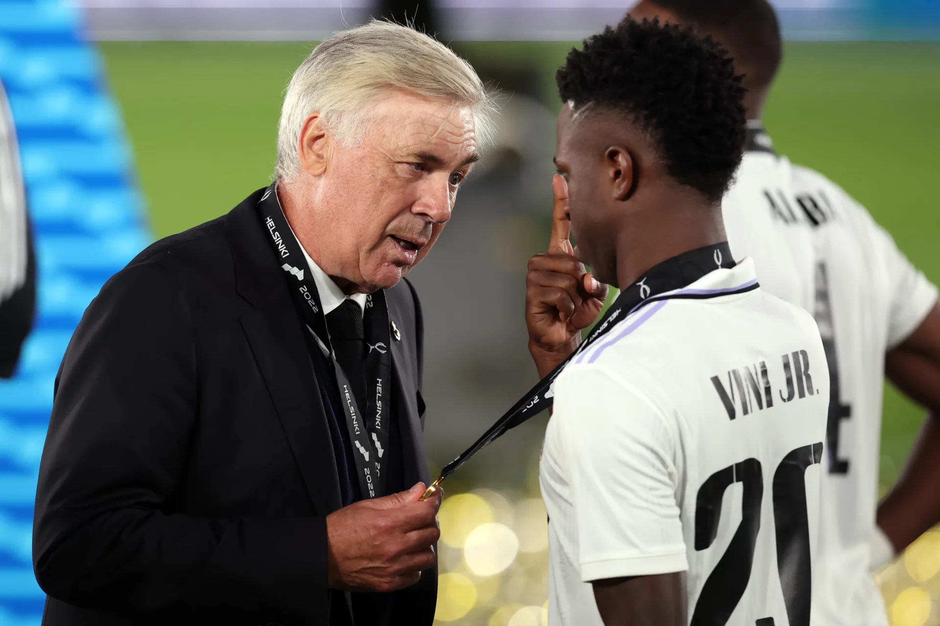 Vinicius rinde pleitesía a Ancelotti: «Tu llegada a Madrid ha cambiado mi vida como jugador y persona» Vinicius ha despedido a Ancelotti con un bonito mensaje