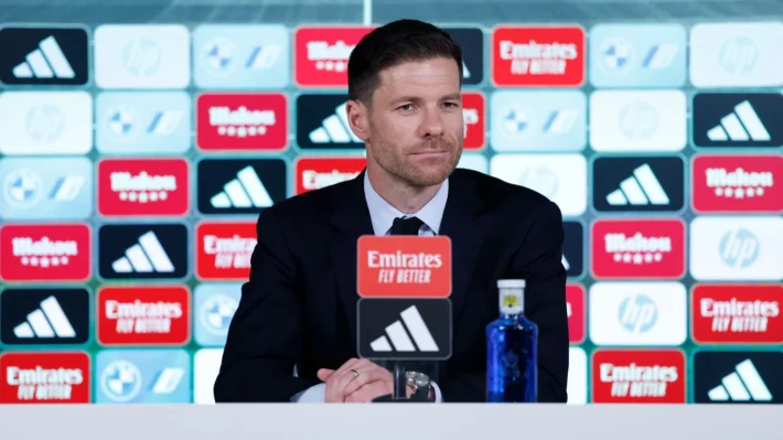 Xabi Alonso: «Siento que es el momento para venir aquí porque mi llegada encaja por todas las partes» Xabi Alonso: «Siento que es el momento para venir aquí porque mi llegada encaja por todas las partes»