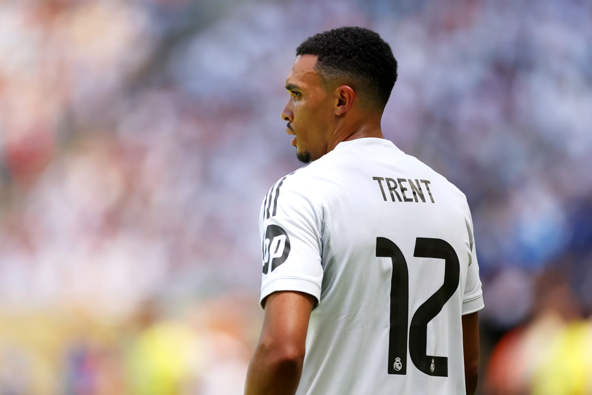 Alexander-Arnold, tras su debut: «Jugar en el Real Madrid es algo con lo que todo el mundo sueña» Trent Alexander-Arnold, durante su debut con el Real Madrid