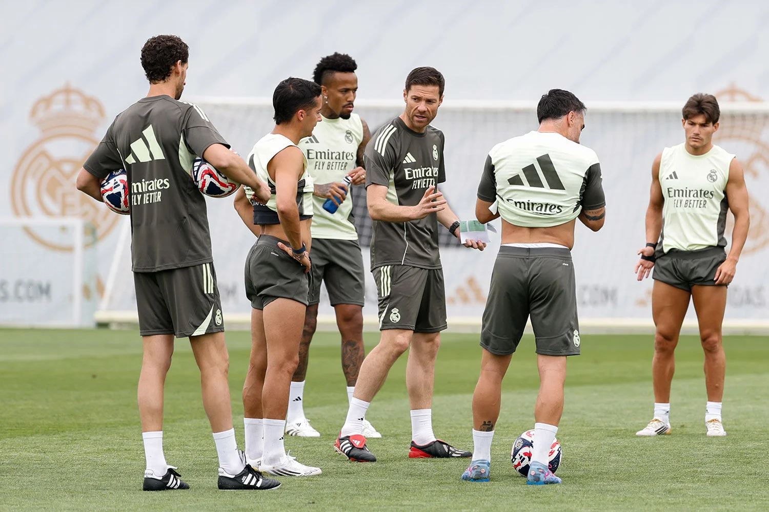 Confirmado: estos son los 34 elegidos por Xabi Alonso para el Mundial de Clubes 2025 Xabi Alonso convoca a 35 jugadores para el Mundial de Clubes