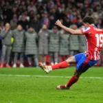 Es falso: la IFAB no dice que el penalti del doble toque de Julián Álvarez debió repetirse